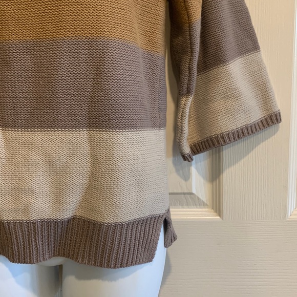 Color Block Sweater - Picture 4 of 7